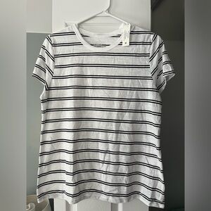 Time & Tru striped tshirt. Large. NWT. White with black stripes.